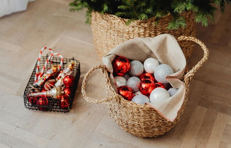 DIY Natal: Crie Seus Próprios Enfeites com Bolas de Natal Personalizadas