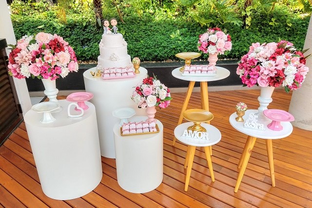 Guia Completo: Como Fazer um Bolo Semi Naked para Noivado Simples