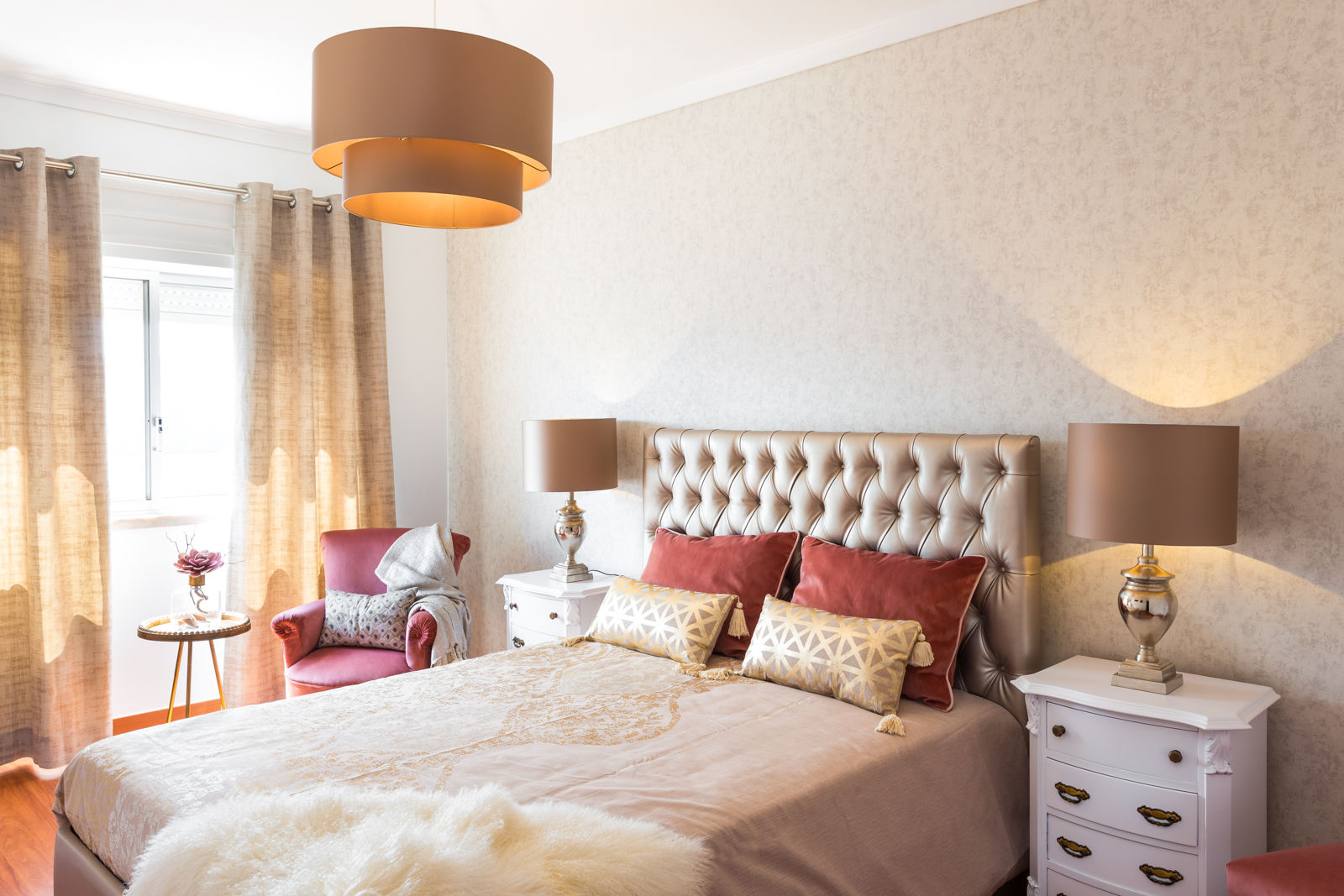 Espelhos e Papéis de Parede