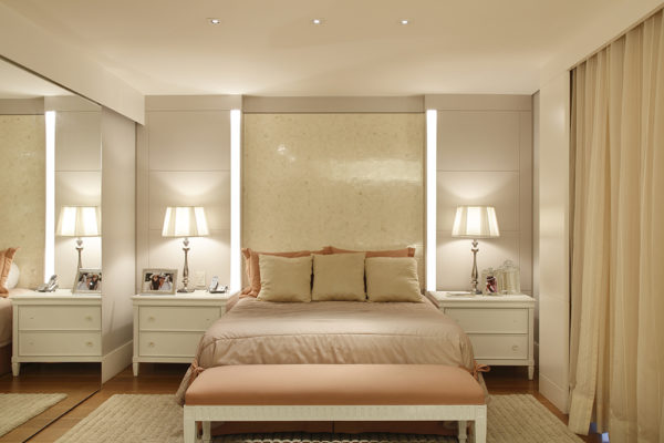 Espelhos e Papéis de Parede