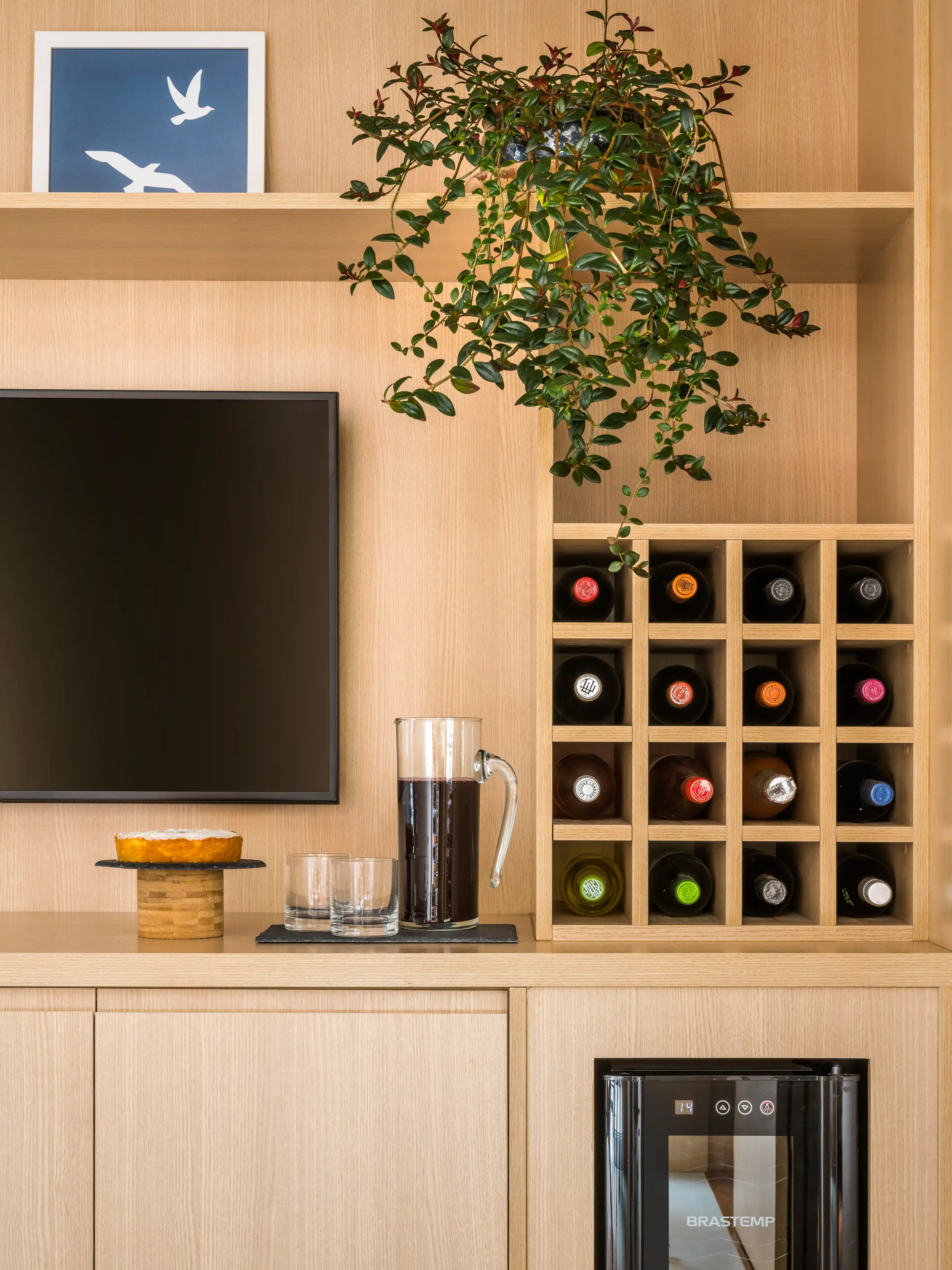 Iluminação e Acessórios: Detalhes que Transformam sua Adega no Quarto