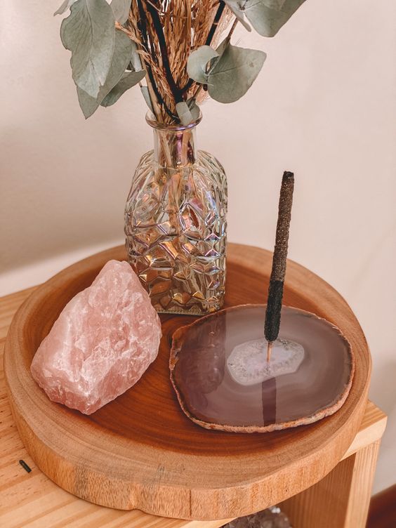 Como limpar e energizar seus cristais corretamente