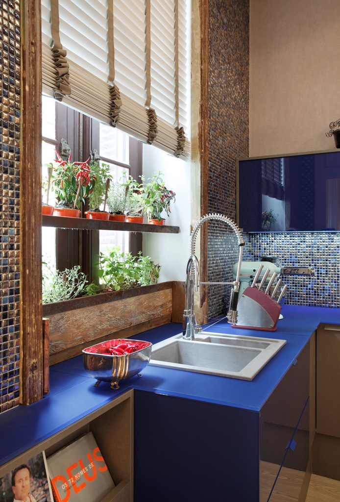 Drenagem e Adubação Essenciais para a Saúde da Sua Horta na Janela