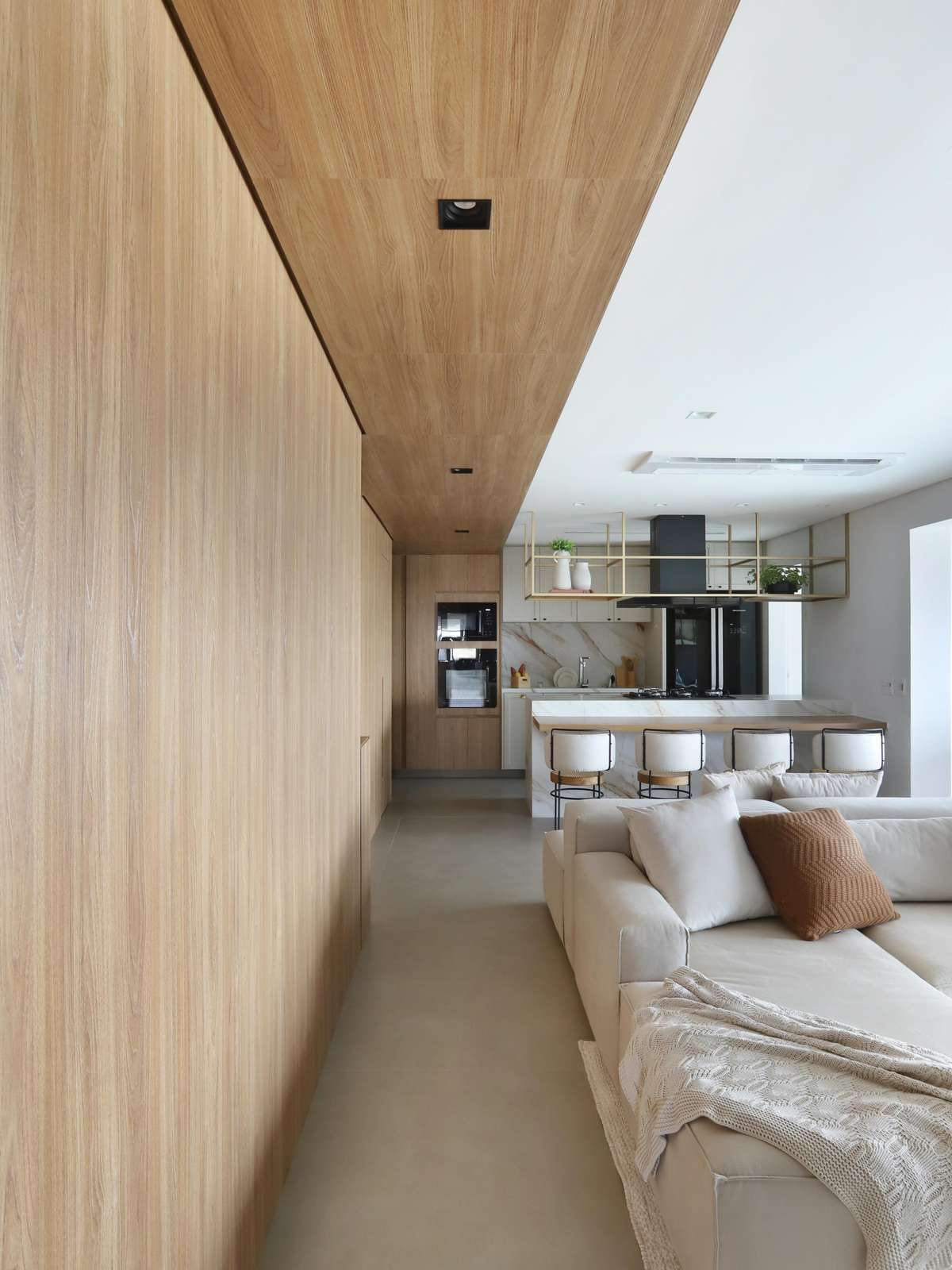 Manutenção Essencial para Tetos de Madeira: Dicas para Durabilidade