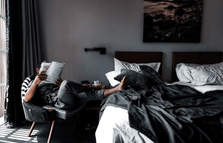 decoração de quarto de solteiro masculino