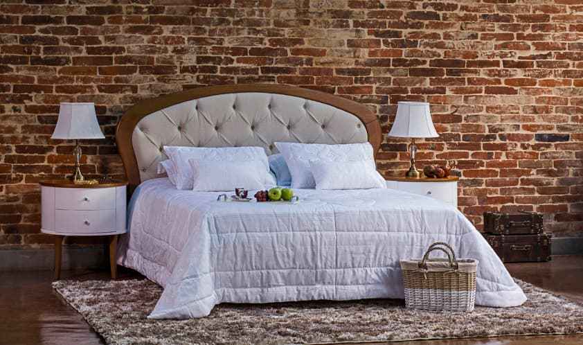 Móveis essenciais para um quarto rústico completo