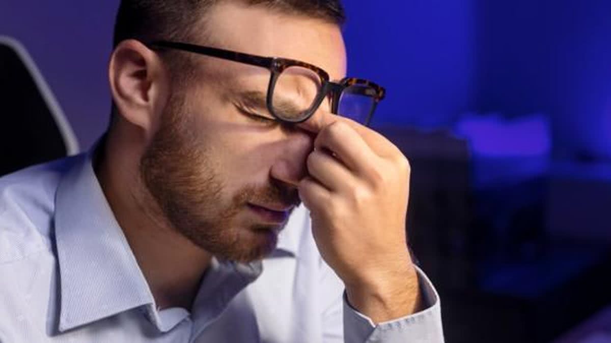 Exercícios Faciais para Rejuvenescer o Olhar: Fortalecimento da Pálpebra