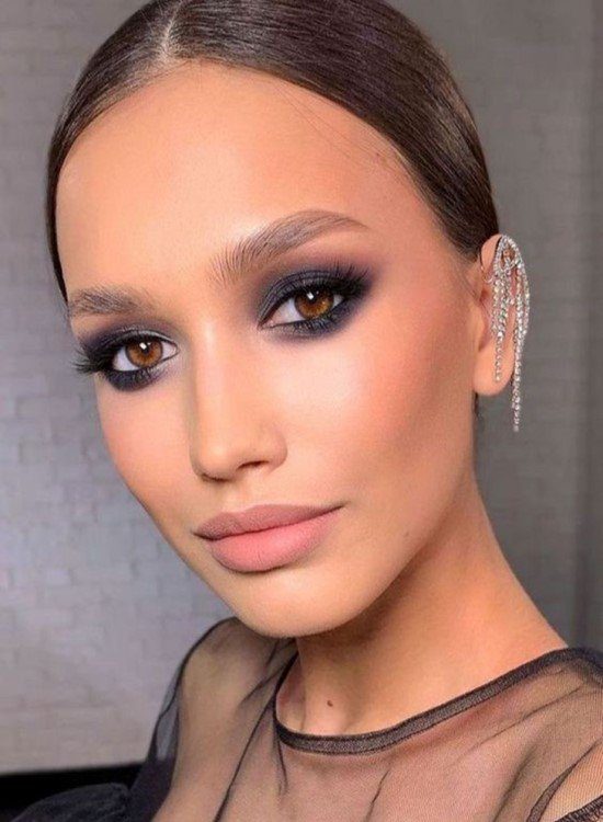 Técnicas de Aplicação para uma Maquiagem de Longa Duração