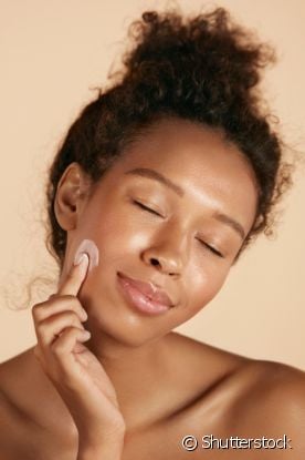 Alimentação e Sono: Hábitos para uma Pele Radiante de Dentro para Fora