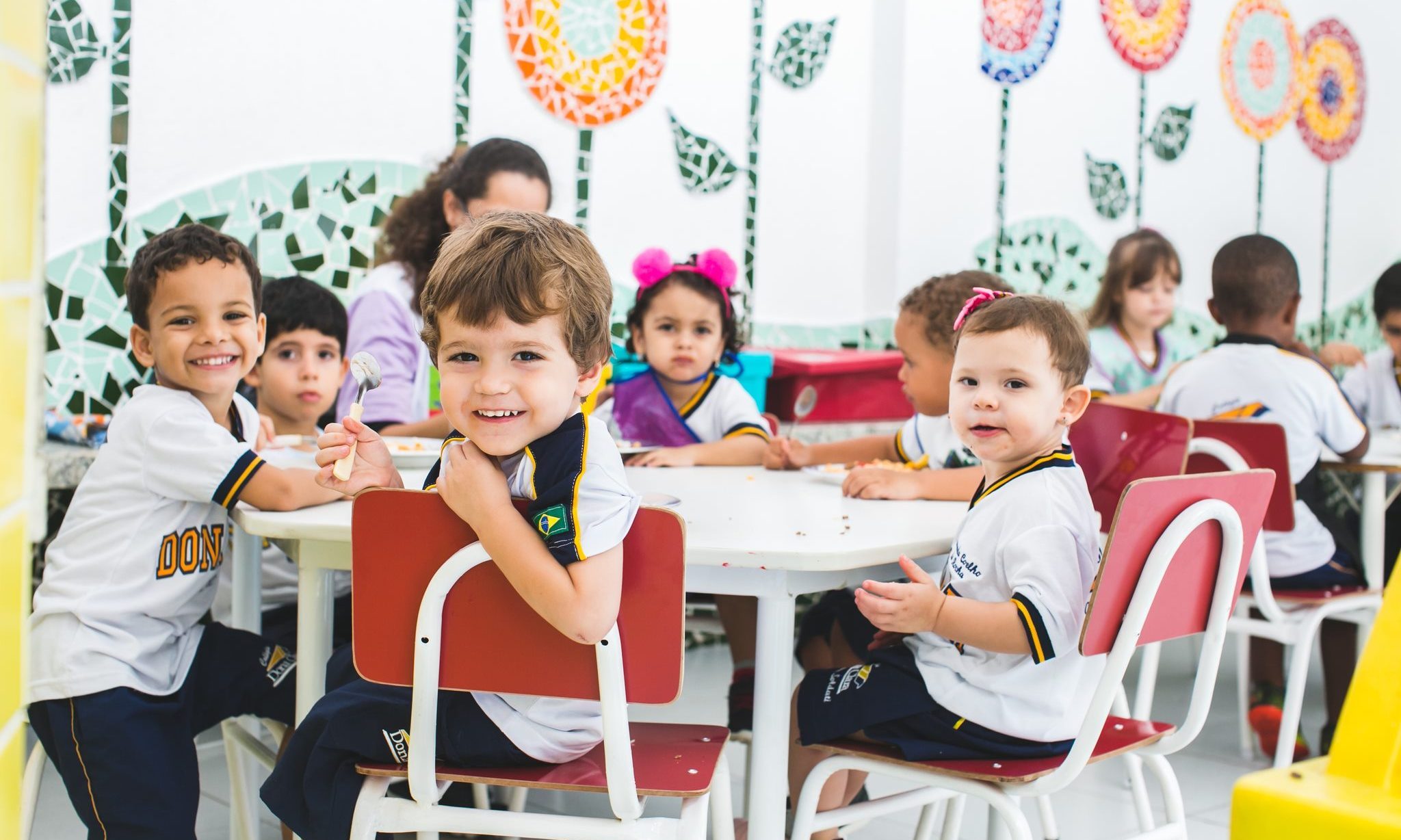 Guia Completo: Como Escolher a Melhor Escola Bilíngue para Seu Filho
