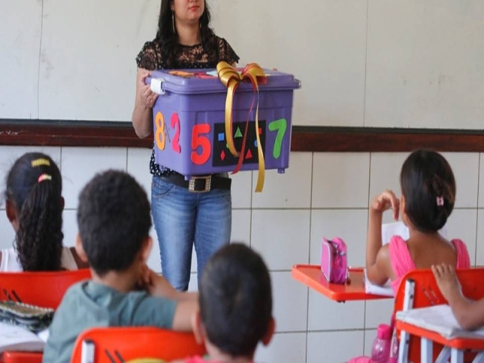 10 Jogos de Matemática que Transformam a Sala de Aula; Como a Ludicidade Ajuda a Superar o Medo da Matemática; Guia Completo de Atividades Lúdicas para o Ensino Fundamental de Matemática; Recursos Digitais e Concretos para uma Matemática Mais Divertida; A Relação entre o Brincar e o Desenvolvimento do Raciocínio Lógico Matemático