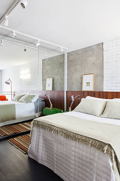 espelho no quarto de casal