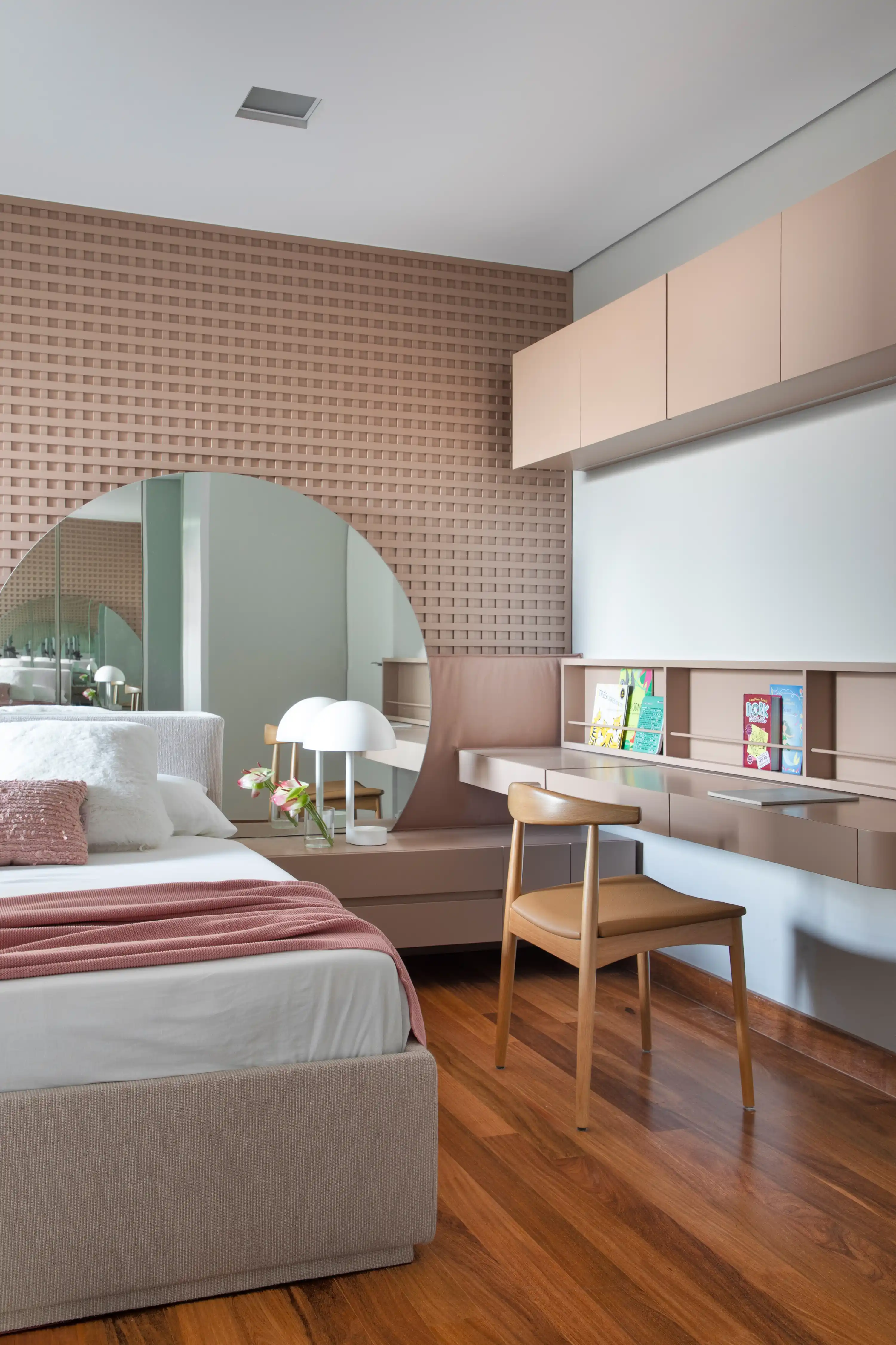 espelho no quarto de casal