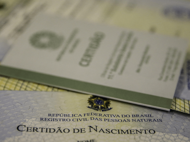 Alteração de Nome na Maioridade: Seus Direitos e o Passo a Passo no Cartório