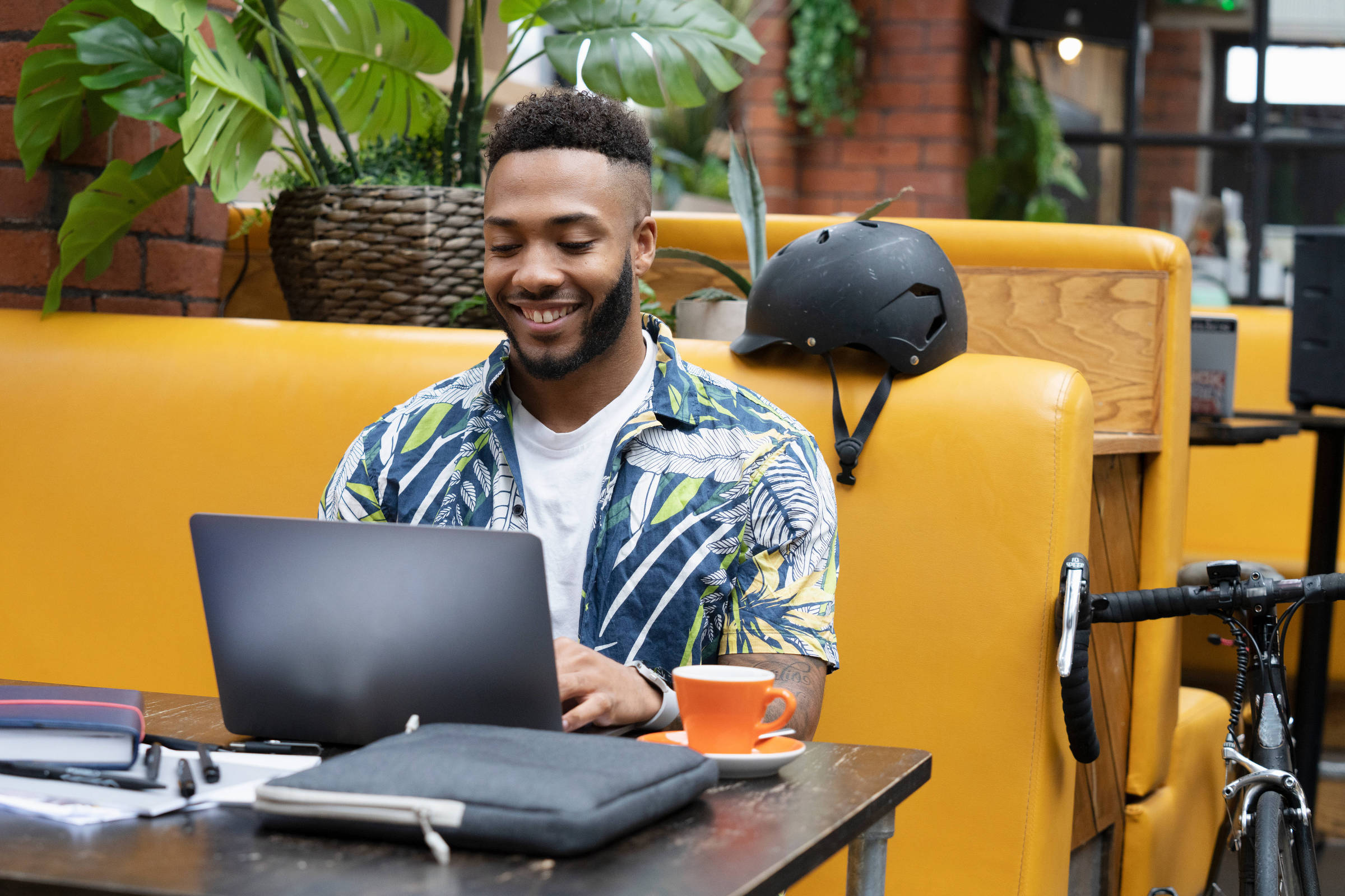 Trabalhos Remotos e Plataformas de Freelancing para Nômades Digitais: Onde Encontrar Oportunidades