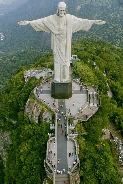 A História Fascinante e Curiosidades do Cristo Redentor no Rio