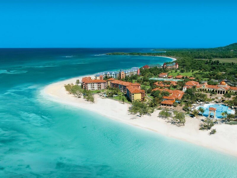 As Praias Mais Fotogênicas do Caribe: De Kenepa Grandi a Grace Bay