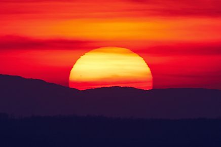 Dominando a Hora Dourada: Dicas Essenciais de Configuração e Composição para Fotos de Pôr do Sol