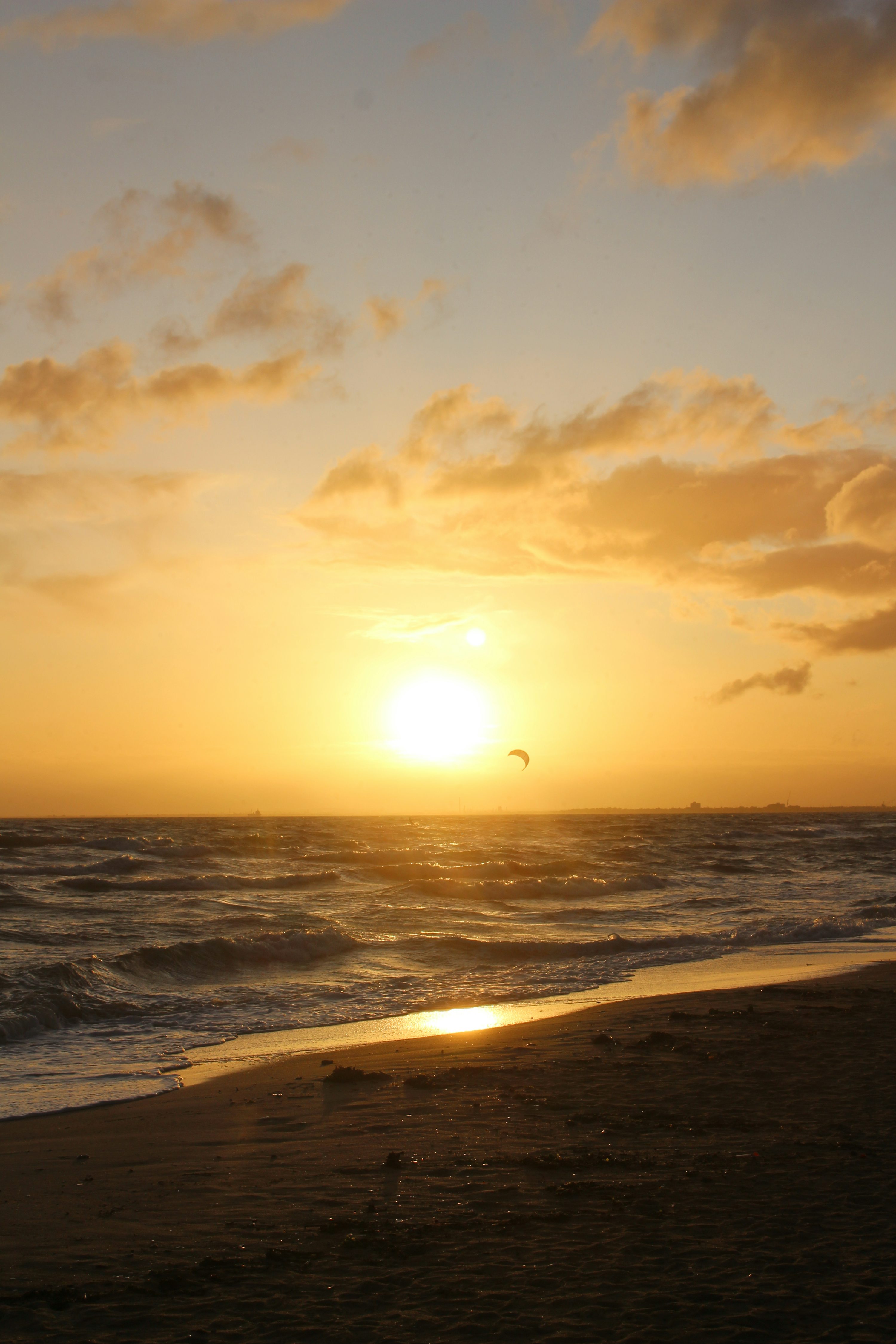 Além da Foto: Como Editar e Legendar Suas Imagens de Pôr do Sol para Impactar