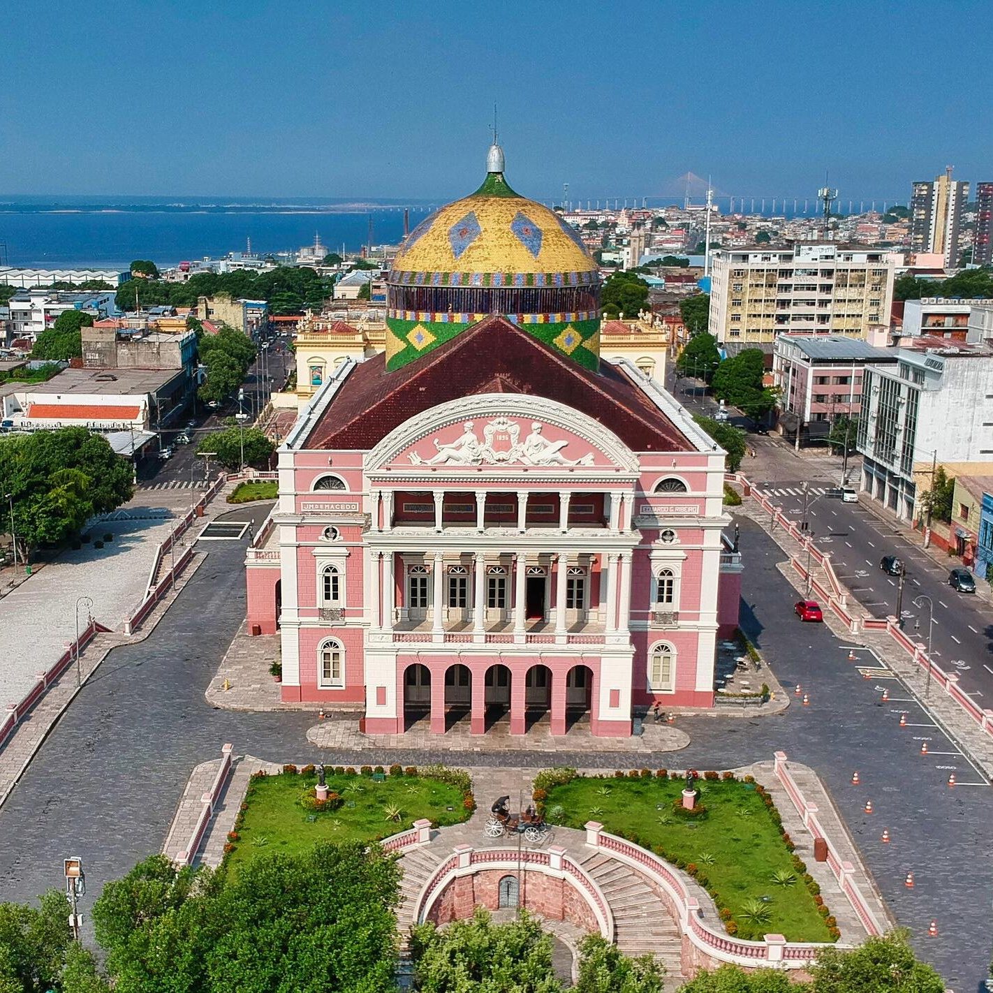 Detalhes da Arquitetura e Arte no Interior do Teatro Amazonas