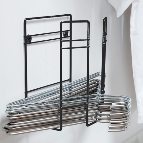 Ganchos de Parede: Furação vs. Adesivo - Qual a Melhor Opção para Você?