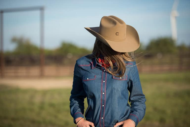 como usar franjas em jaquetas country femininas