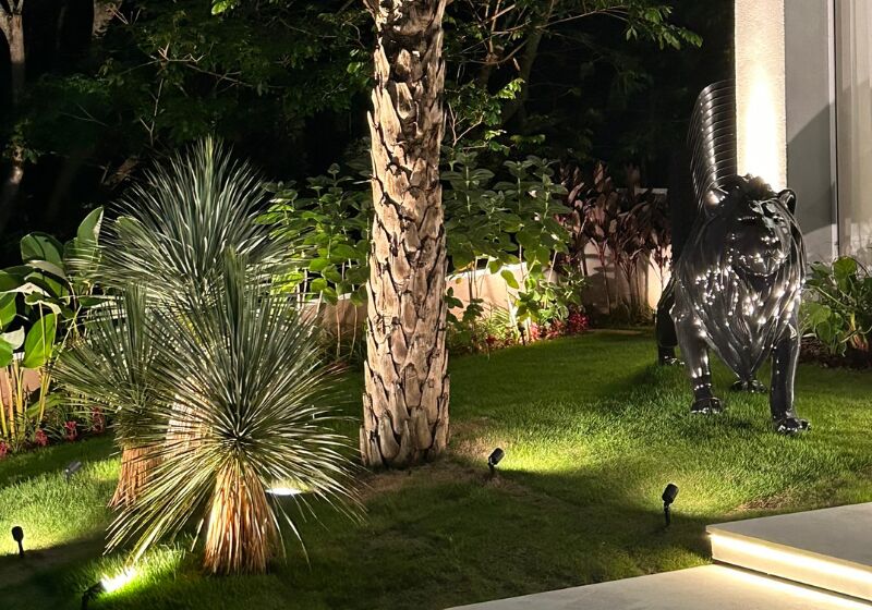 5 ideias de títulos:
1. Iluminação de Jardim: Guia Completo para Valorizar seu Espaço
2. Transforme seu Jardim com Iluminação: Dicas Essenciais e Tendências
3. Segurança e Beleza: Como Escolher a Iluminação Ideal para seu Jardim
4. Iluminação de Jardim com LED: Economia e Eficiência Energética
5. Inspire-se: Galeria de Ideias para Iluminação de Jardins Modernos