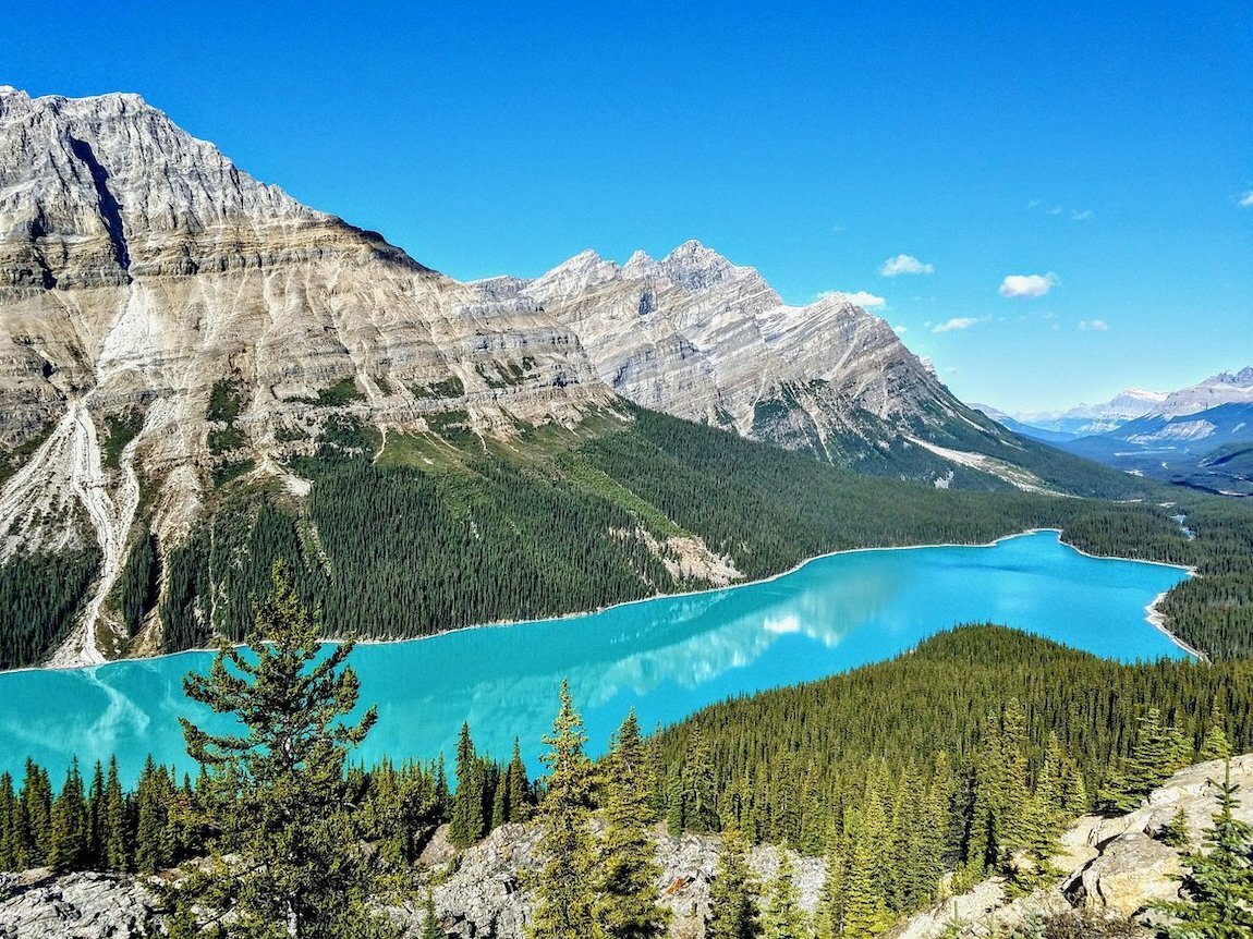 Cânion Xingó: Navegue por Paredões Gigantes no Sertão Brasileiro
