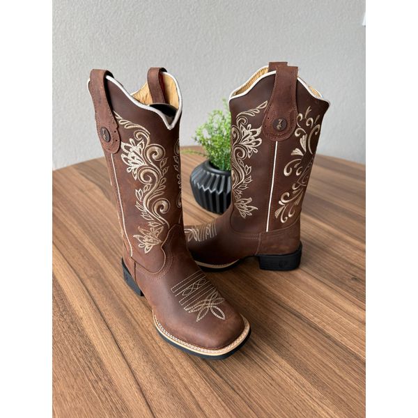 Acessórios Essenciais para Complementar seu Look com Bota Texana