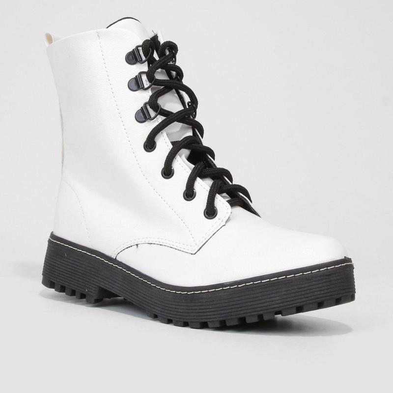 Acessórios que combinam com seu coturno branco: Bolsas