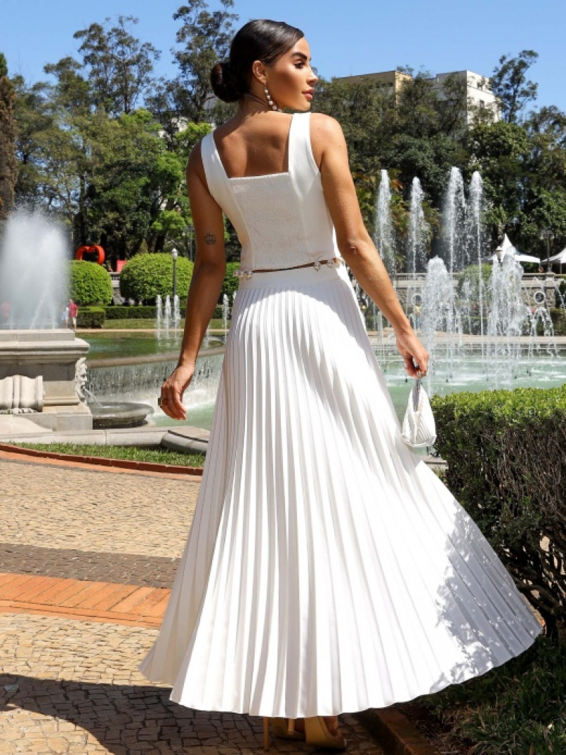 Guia Completo de Calçados para sua Saia Plissada