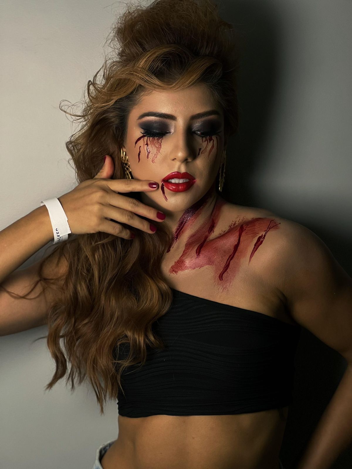 Sangue Falso e Feridas: Como Fazer Maquiagem de Halloween Assustadora