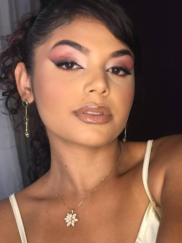 Pele Impecável: Como Fazer a Maquiagem Durar a Noite Toda no Verão