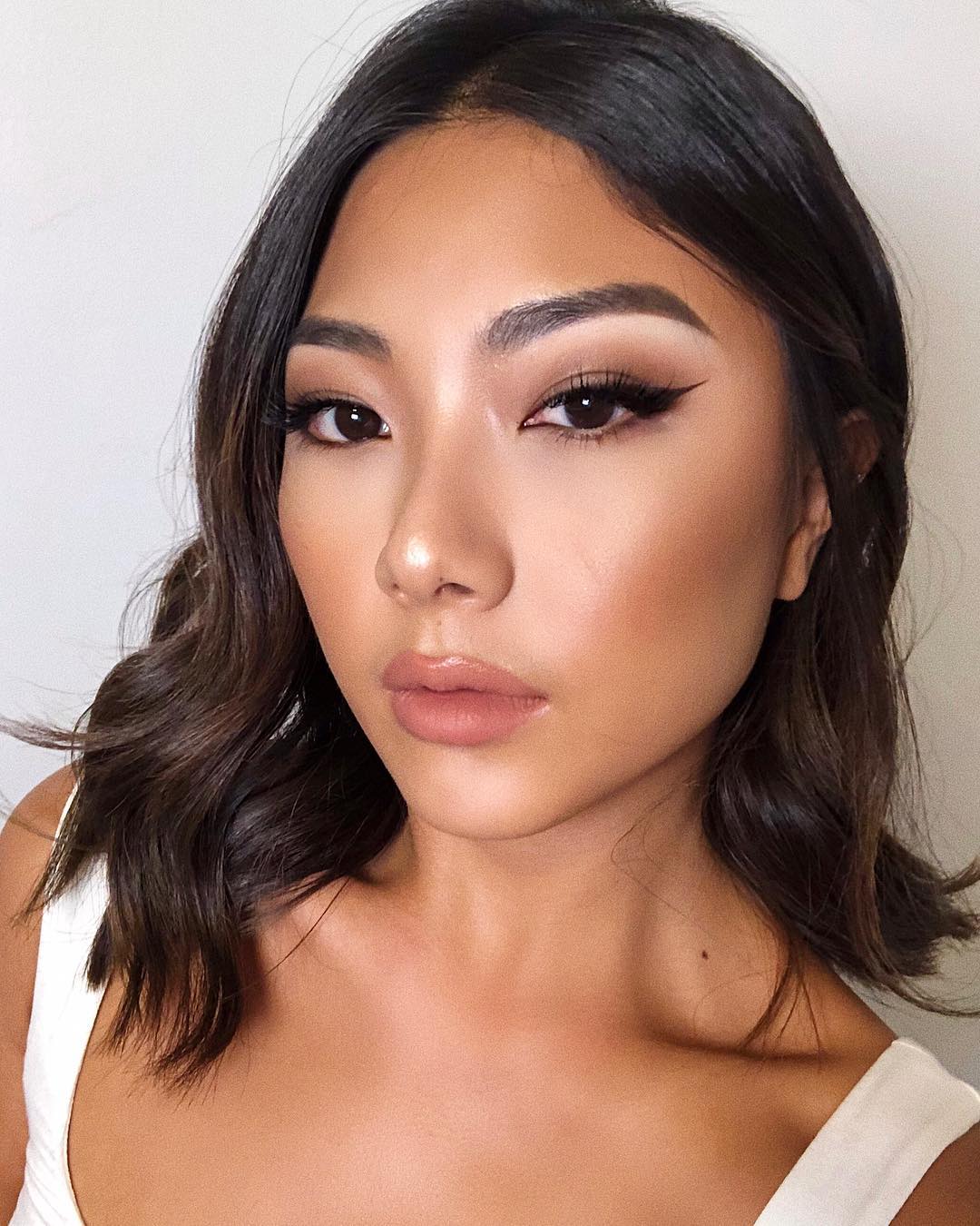 Produtos Essenciais de Maquiagem para Olhos: Um Checklist