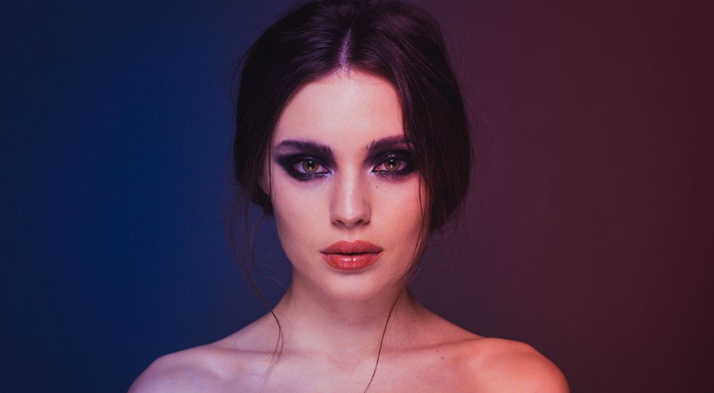 Maquiagem para Olhos Pequenos: Dicas para Aumentar o Olhar