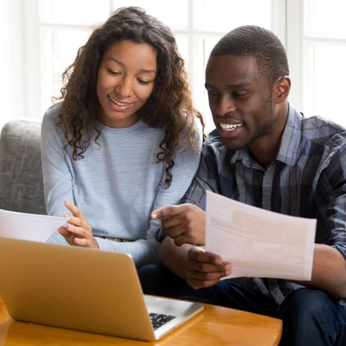 Regra 50/30/20 vs. 50/15/35: Qual a Melhor para o Seu Casal?