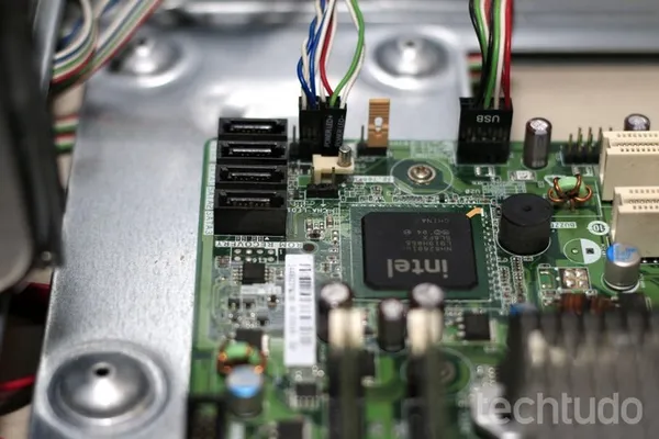 Desvendando os Bipes da Placa-Mãe: O que Cada Som Significa?