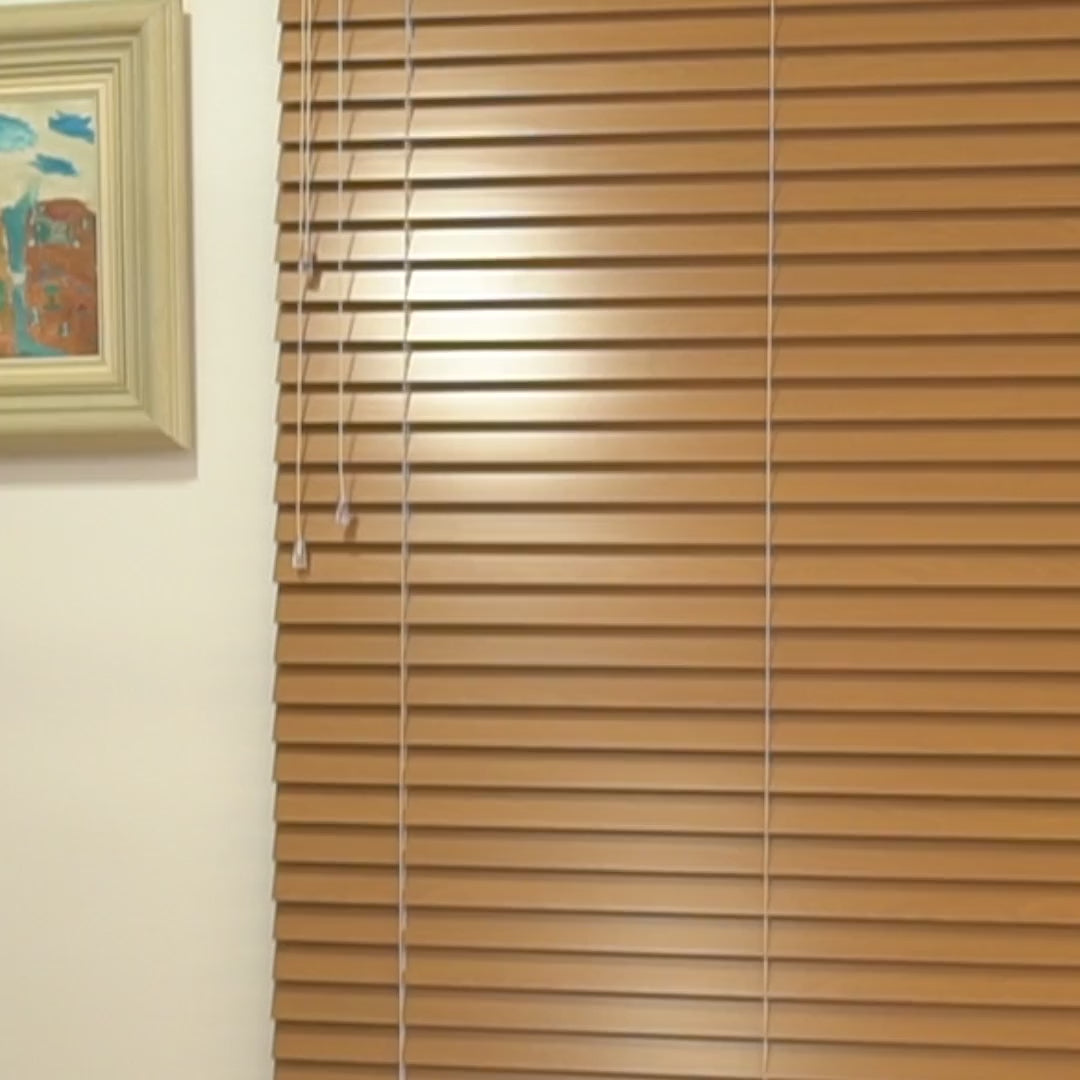 Como escolher a persiana de madeira ideal para seu quarto