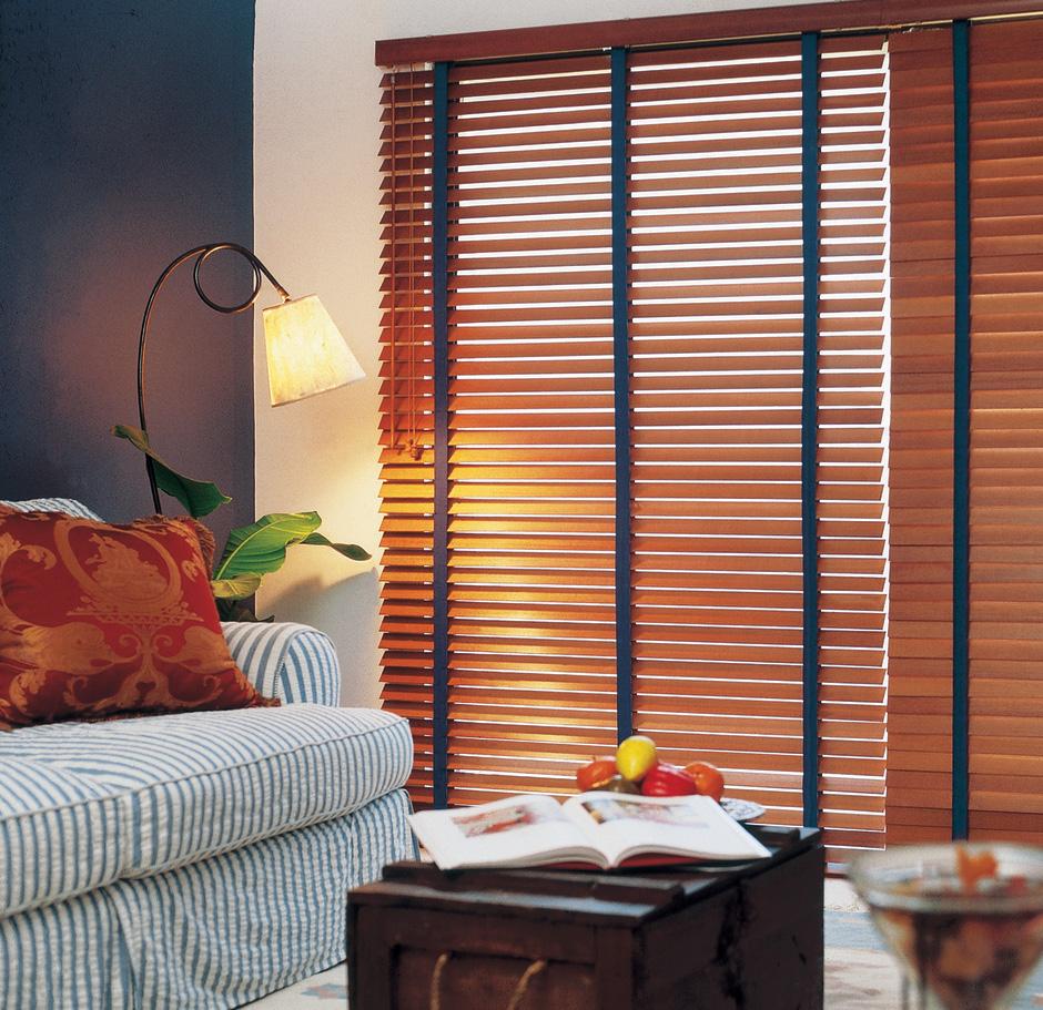 Persiana de madeira natural vs. sintética: qual a melhor opção?