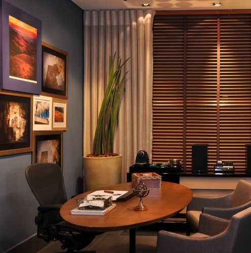 Guia completo de instalação de persianas de madeira