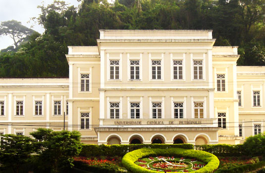 A História por Trás dos Palácios de Petrópolis: Museu Imperial e Quitandinha