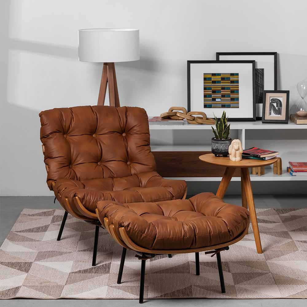 poltrona costela com puff no quarto