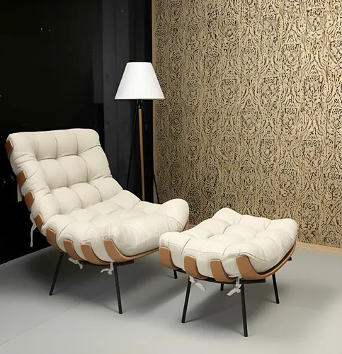 poltrona costela com puff no quarto