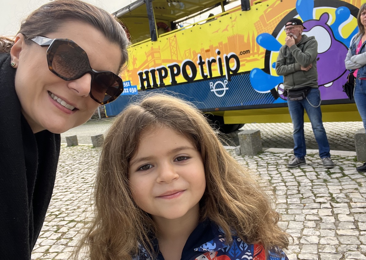 1. Roteiro de 7 dias em Portugal com crianças: O que não pode faltar!
2. Descubra os parques aquáticos mais divertidos do Algarve para a sua família.
3. Viagem de comboio em Portugal com crianças: Dicas e roteiros.
4. Planejando sua viagem para Portugal: Documentação e segurança para menores.
5. Portugal dos Pequenitos: Uma viagem no tempo para os pequenos exploradores.