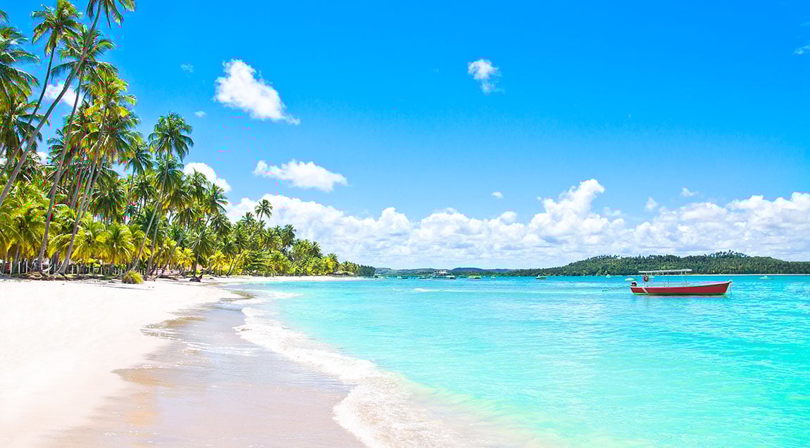 Como chegar à Praia dos Carneiros e visitar a Igrejinha de São Benedito