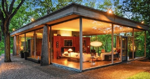 quarto com parede de vidro