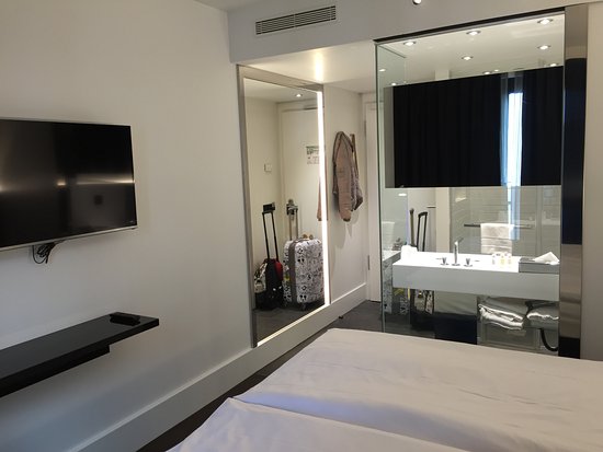 Vidro Temperado vs. Vidro Inteligente: Qual a Melhor Opção para seu Projeto?