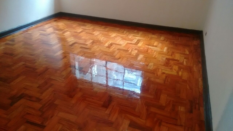 Vale a Pena Restaurar o Piso de Taco? Análise de Custo-Benefício