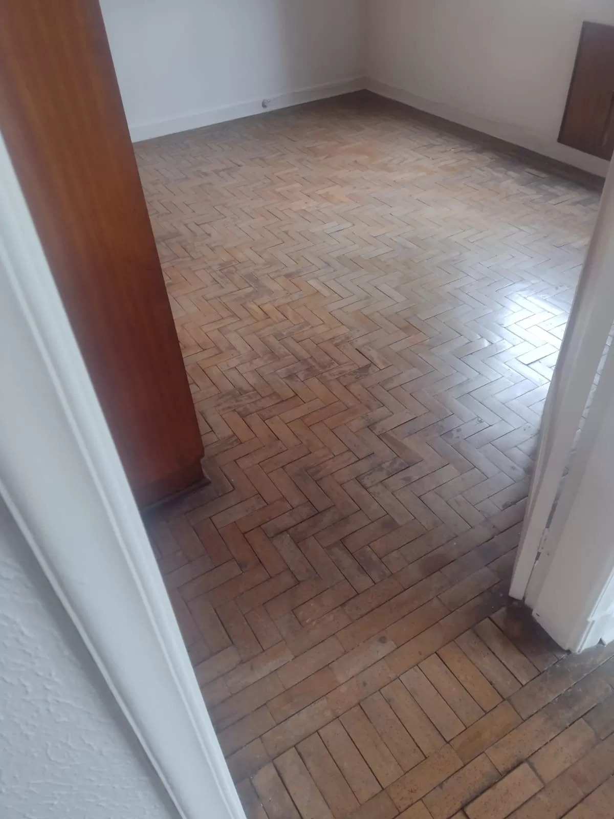 Piso de Taco: Mitos e Verdades sobre a Durabilidade e Manutenção