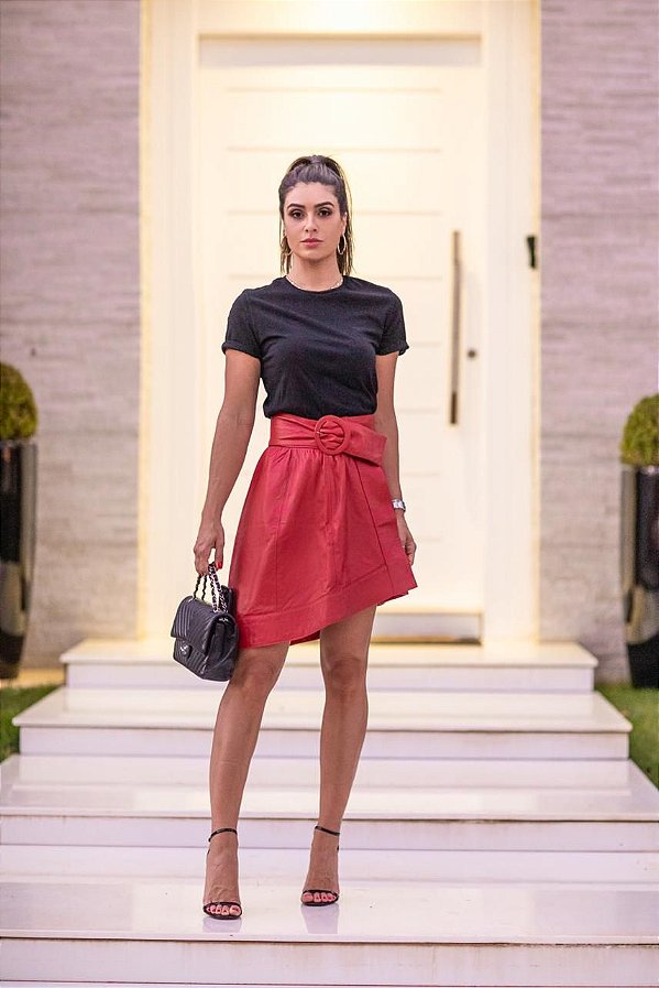 Tecidos Ideais para Saias Assimétricas: Conforto e Elegância